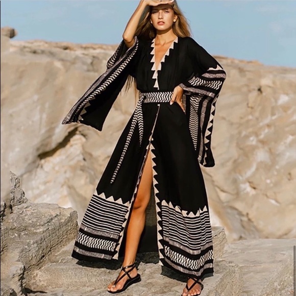 Black Bohemian Vintage Styled Kimono, Resortwear Robe Duster In Black Print - Picture 3 of 13